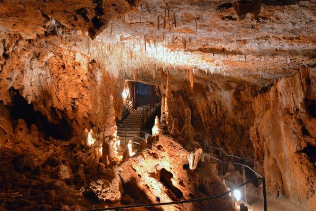 grotte-aven-orgnac-ardeche